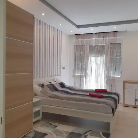 Apartment Viola Apartman With Infra Sauna